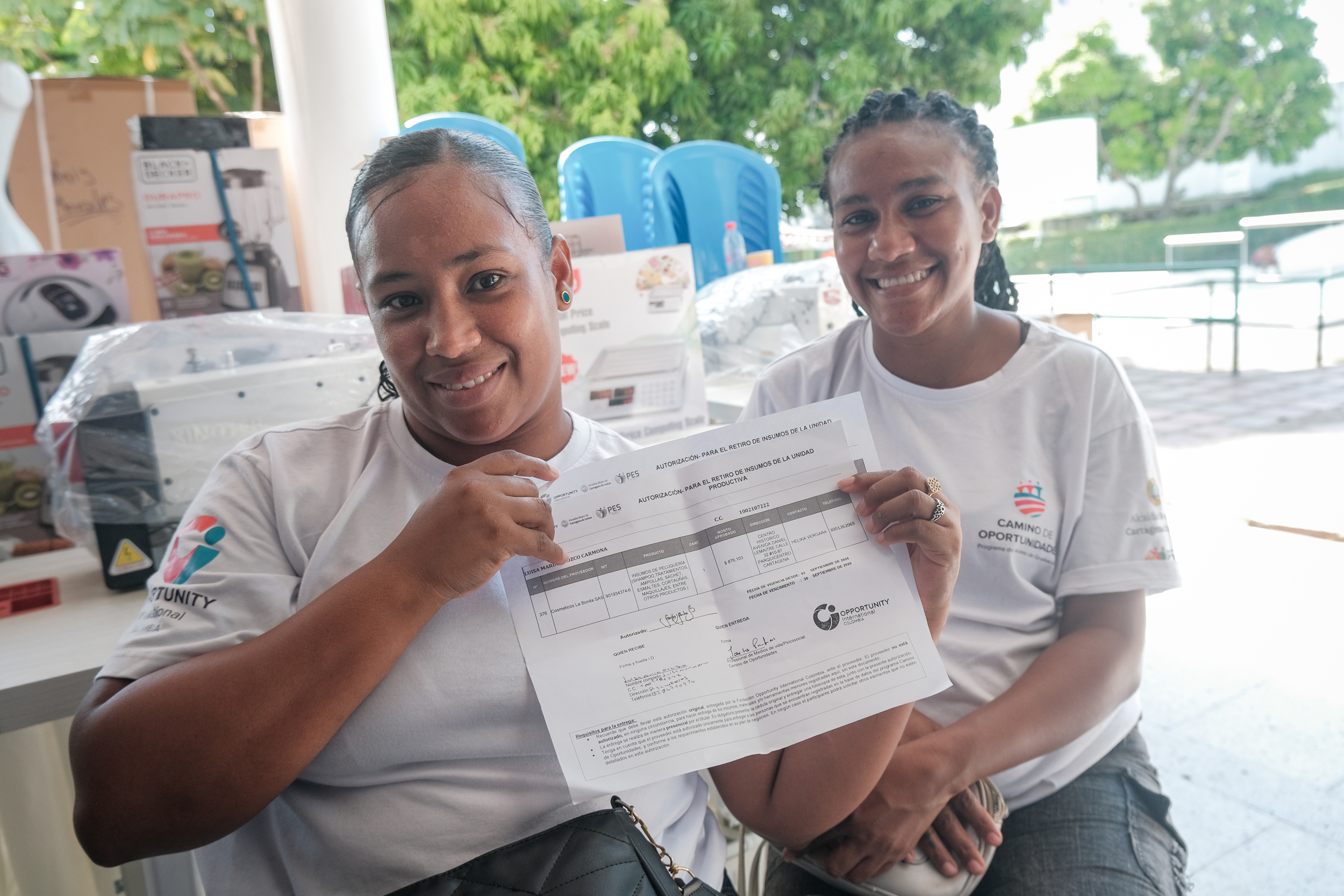 Participantes muestran autorización para recibir activos de capital semilla en Cartagena.